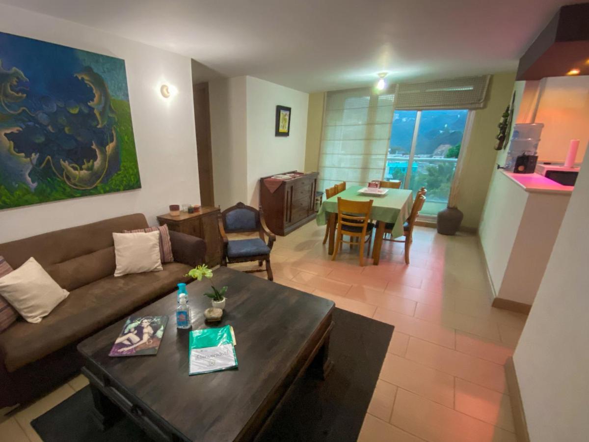 2 Rooms, 1 King Size Bed, 64" Smart Hdtv Guatemala City Ngoại thất bức ảnh