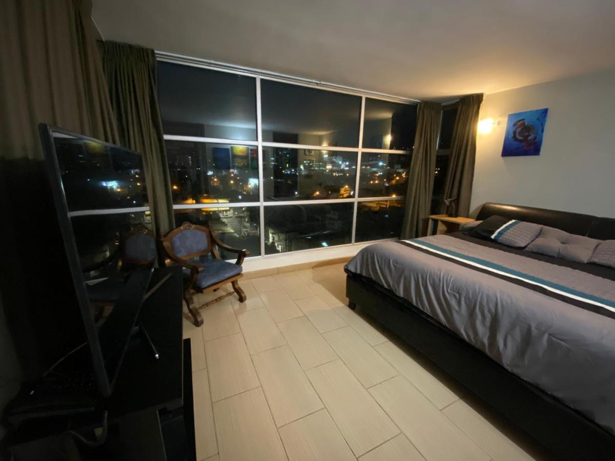 2 Rooms, 1 King Size Bed, 64" Smart Hdtv Guatemala City Ngoại thất bức ảnh