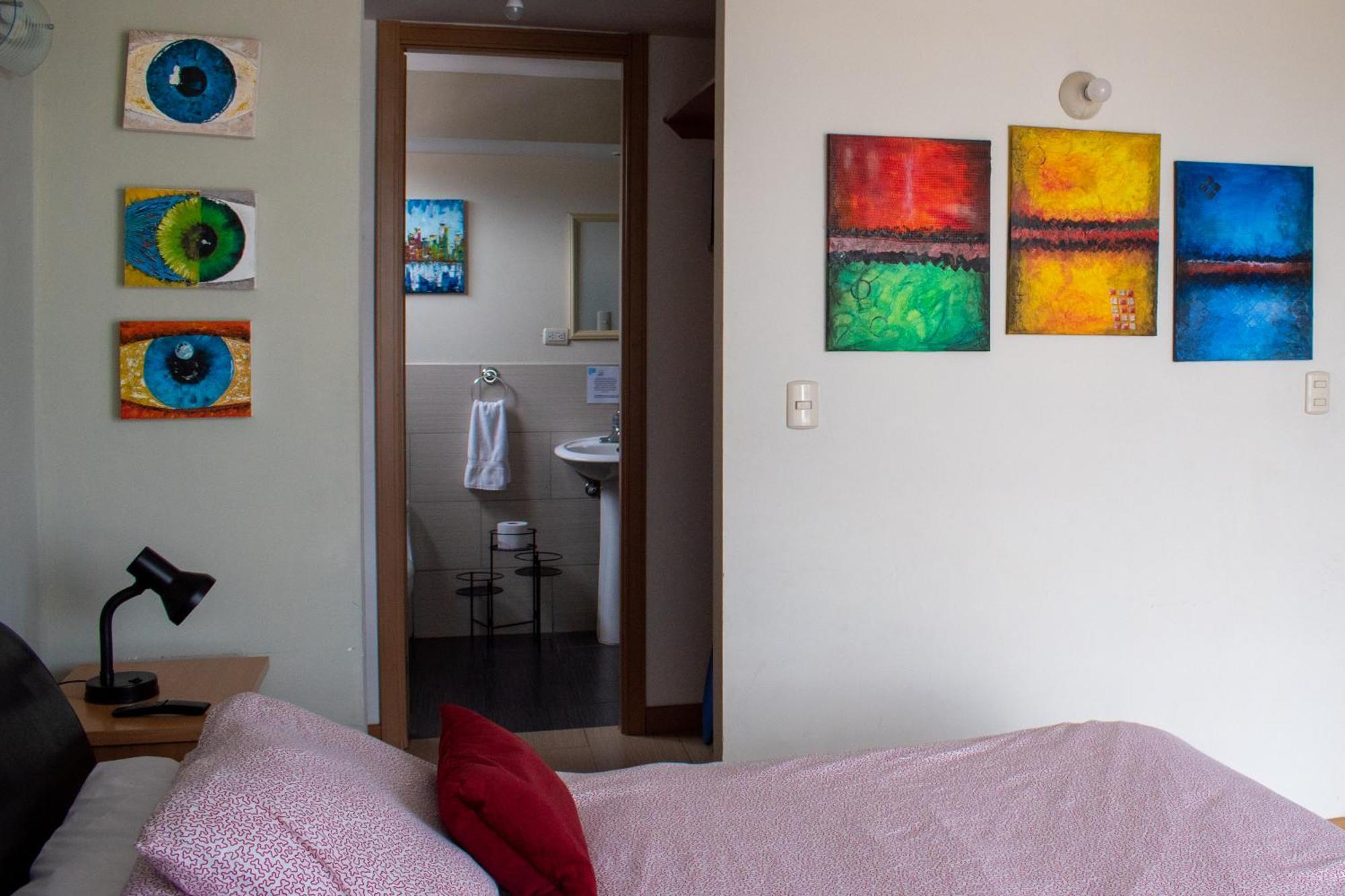2 Rooms, 1 King Size Bed, 64" Smart Hdtv Guatemala City Ngoại thất bức ảnh